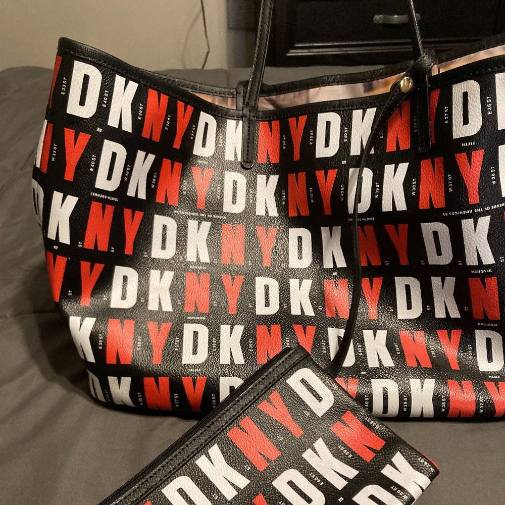 LARGE DNKY TOTE BAG